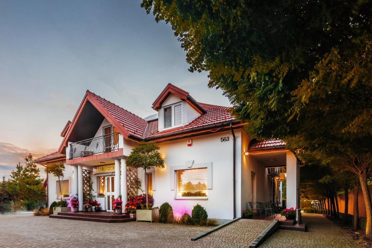 Hubertus Hotel Wola Rzedzinska Eksteriør billede