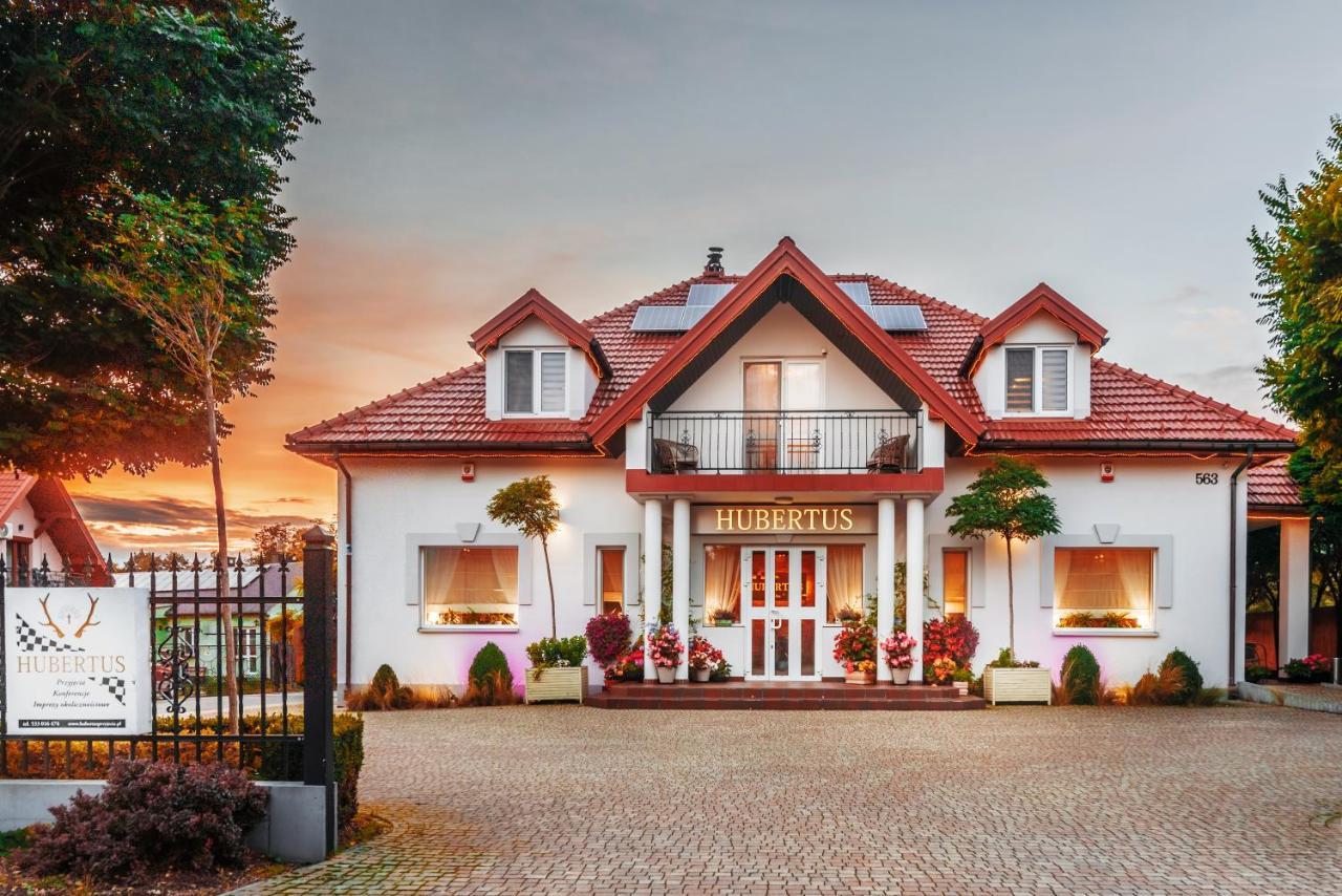 Hubertus Hotel Wola Rzedzinska Eksteriør billede